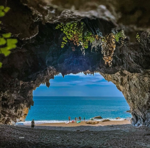 Пляжи Yanışlı и пещера Yanışlı Beach Cave — 10 фото, как добраться из Мерсина